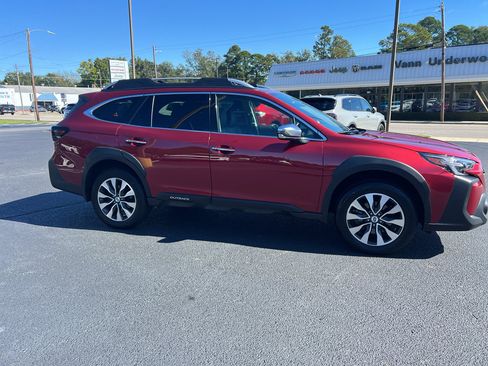 Used 2025 Subaru Outback Touring XT image 2