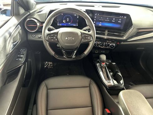 Used 2025 Chevrolet Trax RS w/ Driver Confidence Package FWD image 22