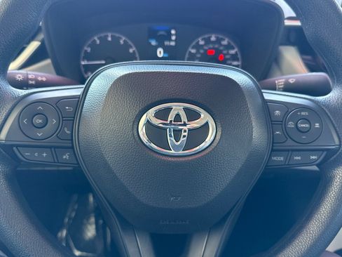 Used 2025 Toyota Corolla LE w/ LE Premium Package FWD image 28