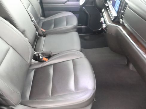 Used 2025 GMC Sierra 1500 SLT AWD/4WD image 49