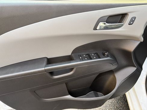 Used 2016 Chevrolet Sonic LT image 13