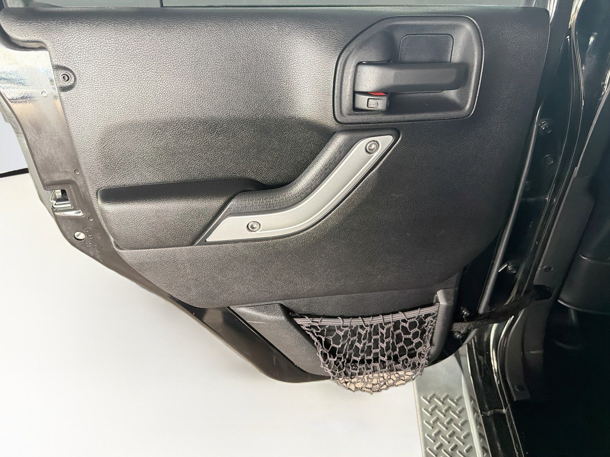 Used 2013 Jeep Wrangler Unlimited Sahara w/ Connectivity Group AWD/4WD image 23