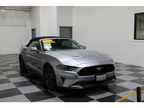 Used 2023 Ford Mustang Premium image 3