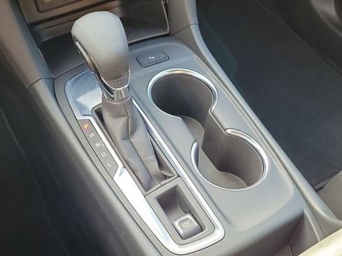 Certified 2024 Chevrolet Equinox LT FWD image 34