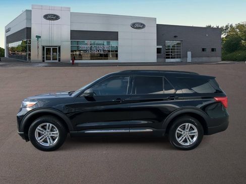 Used 2021 Ford Explorer XLT w/ Equipment Group 202A image 7