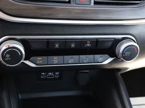 Used 2025 Nissan Altima 2.5 SV FWD image 28
