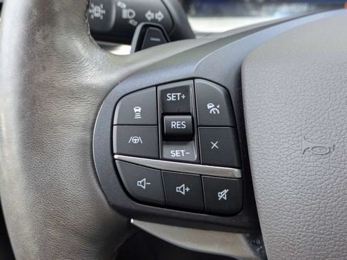 Used 2020 Ford Explorer Platinum w/ Premium Technology Package AWD/4WD image 29