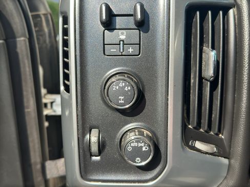 Used 2016 Chevrolet Silverado 2500 LT AWD/4WD image 25