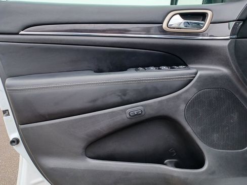 Used 2016 Jeep Grand Cherokee Overland image 13