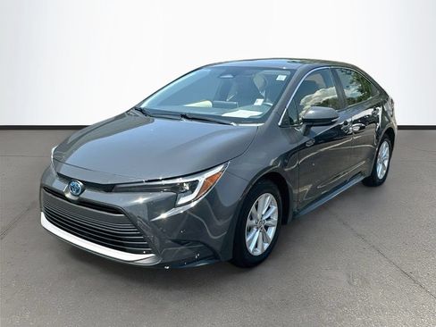 Used 2024 Toyota Corolla XLE FWD image 3