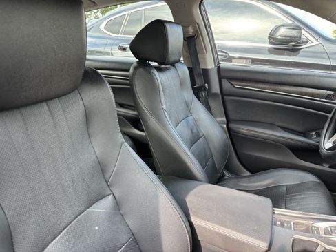 Used 2020 Honda Accord Touring image 34