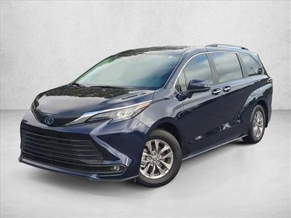 Used 2025 Toyota Sienna XLE