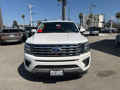 Used 2018 Ford Expedition Limited w/ Equipment Group 301A RWD image 2