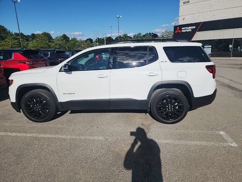 Used 2023 GMC Acadia SLE w/ Driver Convenience Package AWD/4WD image 4