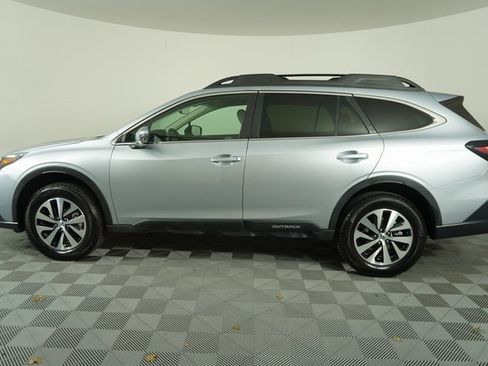 Used 2022 Subaru Outback Premium image 4