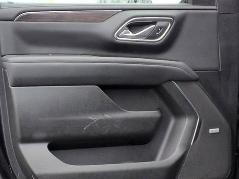 Used 2024 Chevrolet Suburban LT image 13