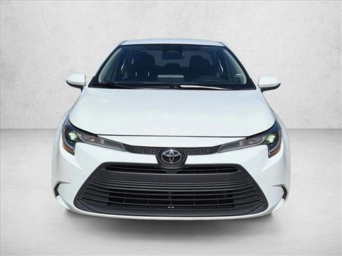 Used 2024 Toyota Corolla LE FWD image 2