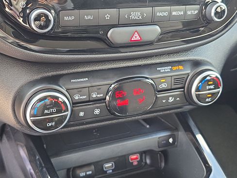 Certified 2022 Kia Soul X-Line FWD image 24