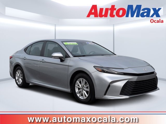 Used 2025 Toyota Camry LE FWD image 1