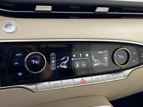 Used 2023 Genesis GV70 2.5T w/ Select Package image 21