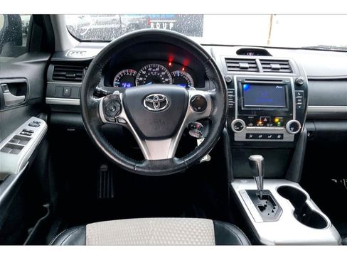 Used 2012 Toyota Camry SE image 6