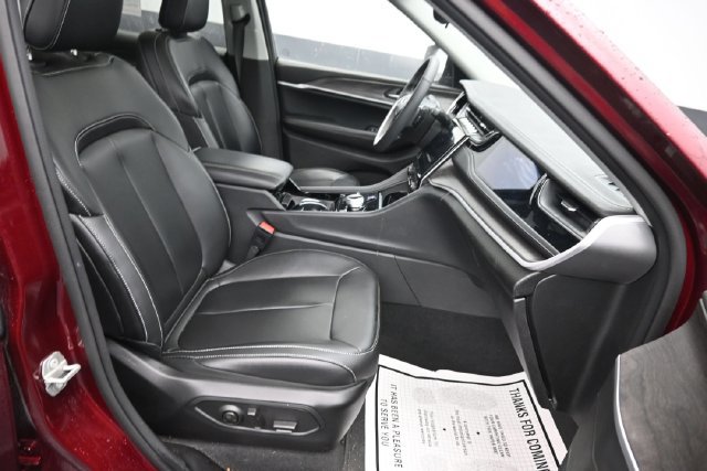 Used 2023 Jeep Grand Cherokee 4WD 4xe image 9