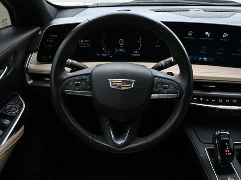 Certified 2024 Cadillac XT4 Luxury w/ Cold Weather Package image 10