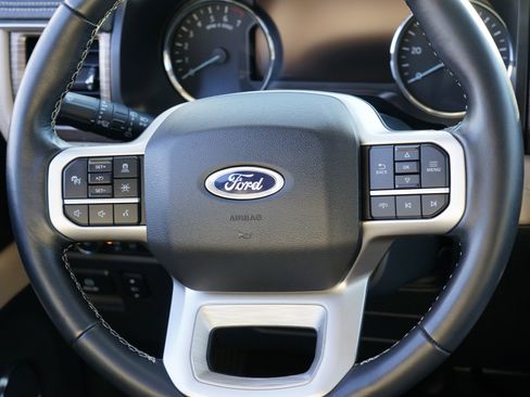 Used 2022 Ford Expedition Limited image 26