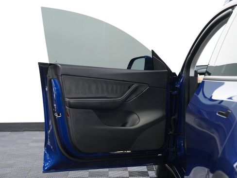 Used 2021 Tesla Model Y Long Range image 20