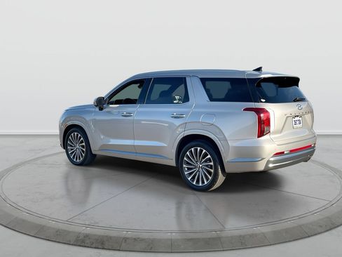 Used 2025 Hyundai Palisade Calligraphy FWD image 6