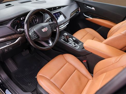 Used 2019 Cadillac XT4 Premium Luxury w/ Enhanced Visibility Package image 10