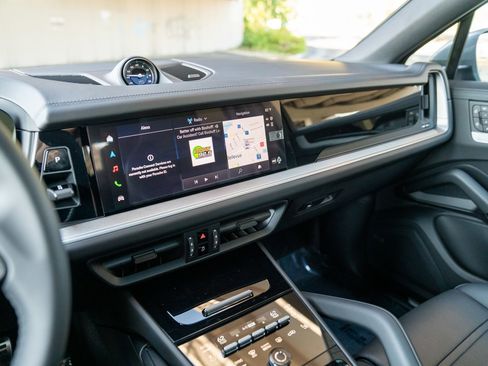 New 2026 Porsche Cayenne S image 16