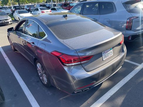 Used 2015 Hyundai Genesis 5.0 image 2