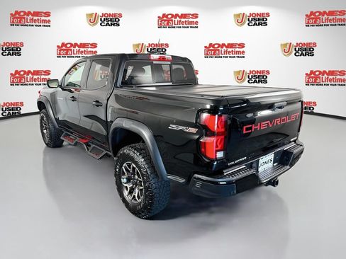 Used 2025 Chevrolet Colorado ZR2 w/ Technology Package AWD/4WD image 2