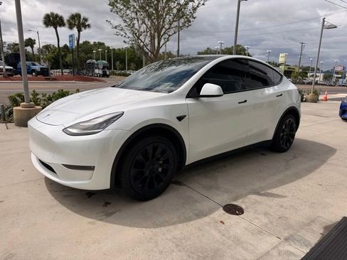 Used 2023 Tesla Model Y Long Range image 2