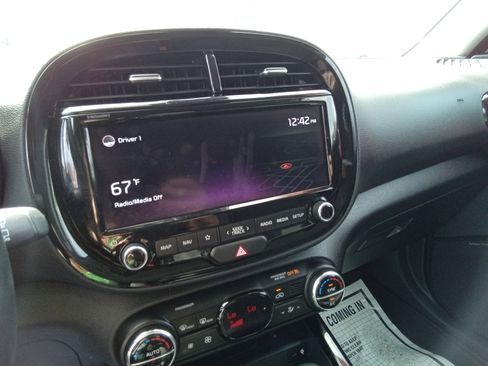 Used 2022 Kia Soul Turbo image 19