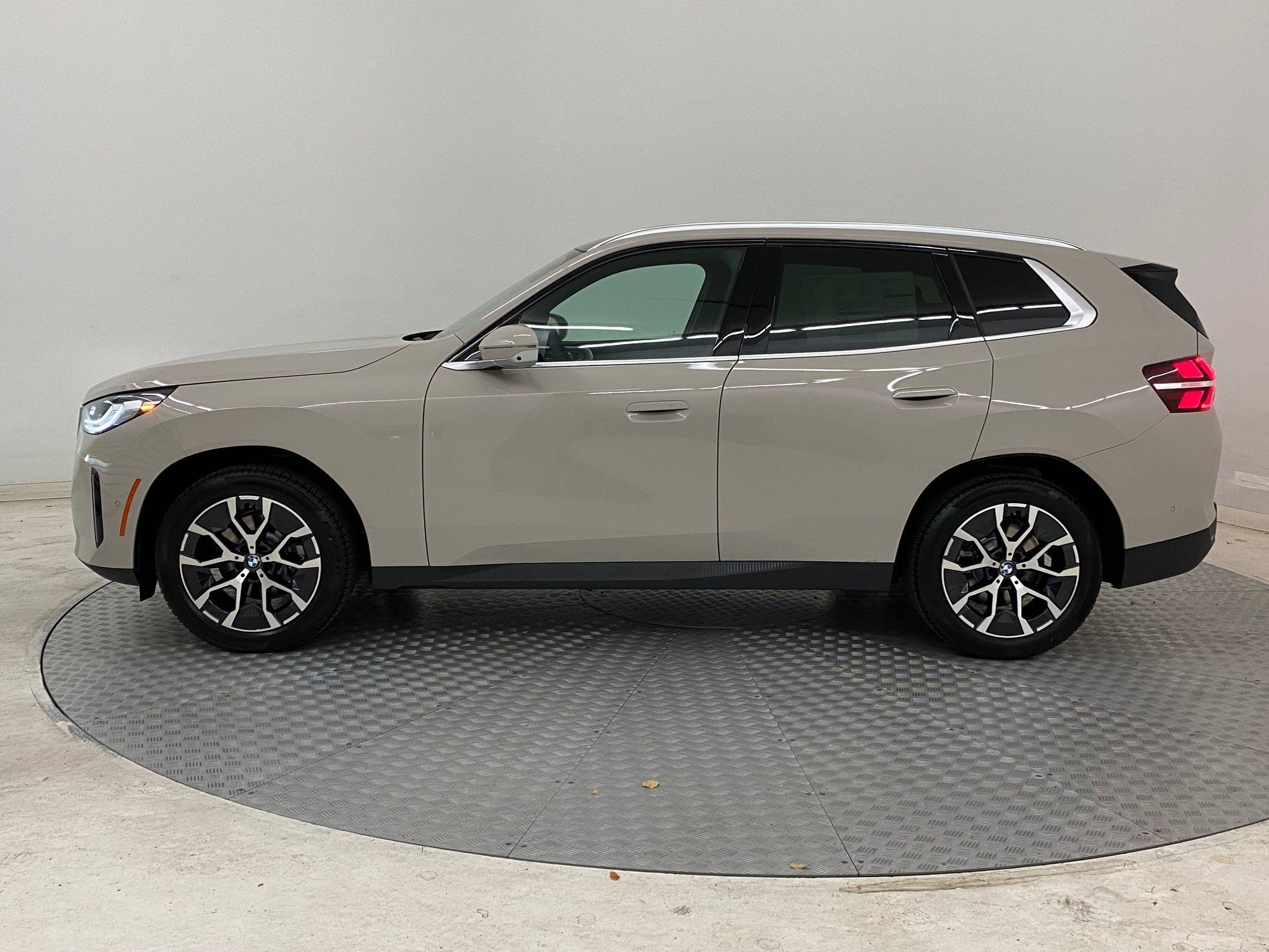 Used 2026 BMW X3 xDrive30i w/ Premium Package AWD/4WD image 2