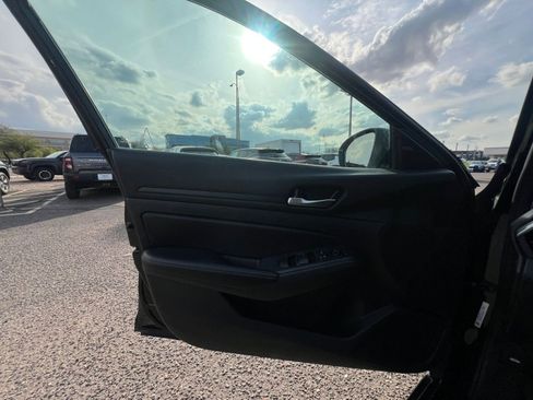 Used 2025 Nissan Altima 2.5 SV image 20