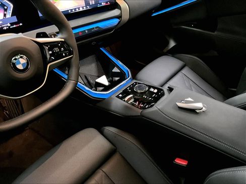 Certified 2025 BMW X3 xDrive30i w/ Convenience Package image 19