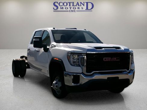 Used 2022 GMC Sierra 3500 Pro w/ Convenience Package RWD image 5