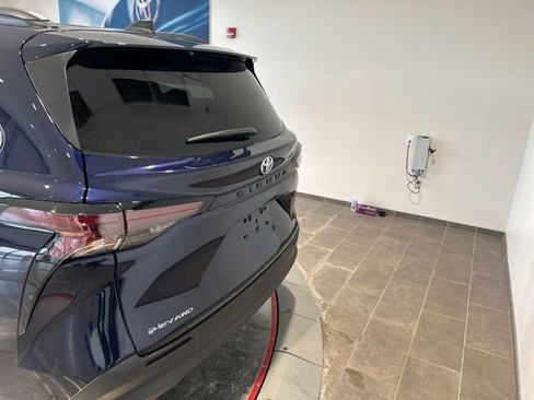 New 2026 Toyota Sienna XLE image 6