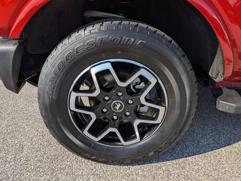 Used 2022 Ford Bronco Outer Banks AWD/4WD image 16