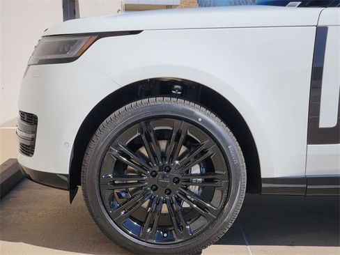 New 2026 Land Rover Range Rover Long Wheelbase SE image 6