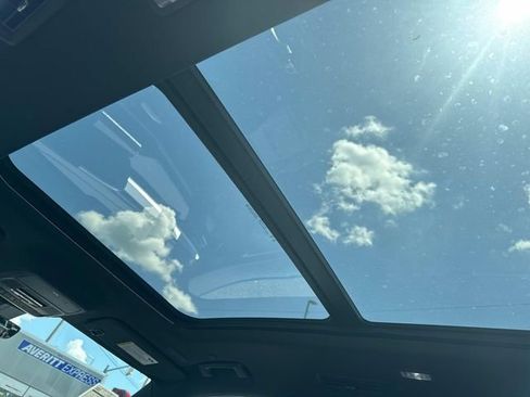 New 2026 Buick Enclave Avenir image 24