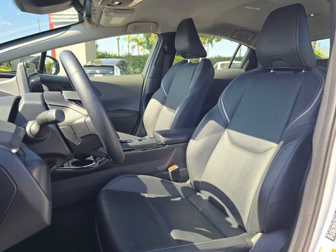 Used 2025 Toyota Prius XLE FWD image 22