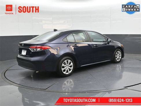 Used 2023 Toyota Corolla LE image 2