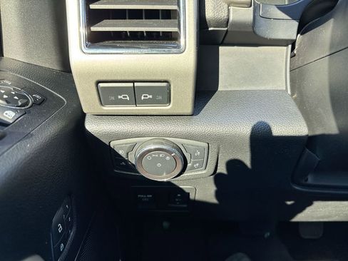 Used 2020 Ford F150 Lariat w/ Equipment Group 502A Luxury image 19