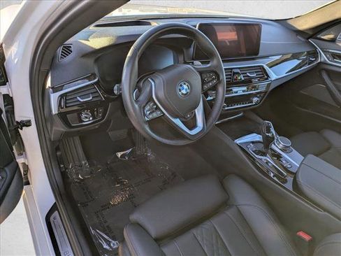 Certified 2023 BMW 530e xDrive w/ Premium Package image 10