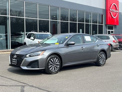 Certified 2023 Nissan Altima 2.5 SV image 1