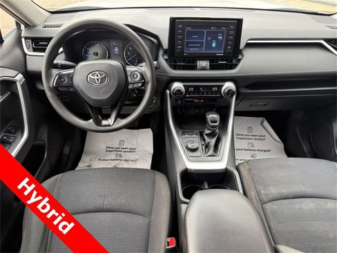 Used 2022 Toyota RAV4 LE image 13